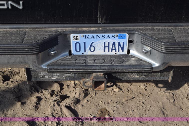 image for item J8009 1999 GMC Yukon SLE SUV