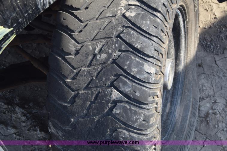 image for item J8009 1999 GMC Yukon SLE SUV