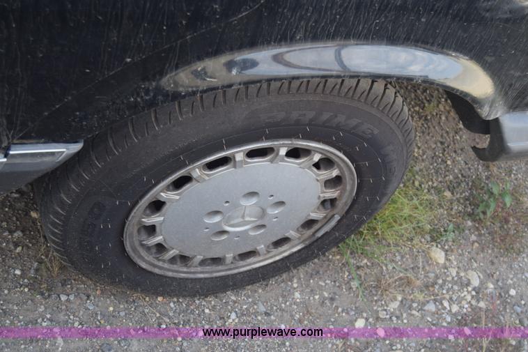 image for item J8010 1982 Mercedes Benz 300 SD