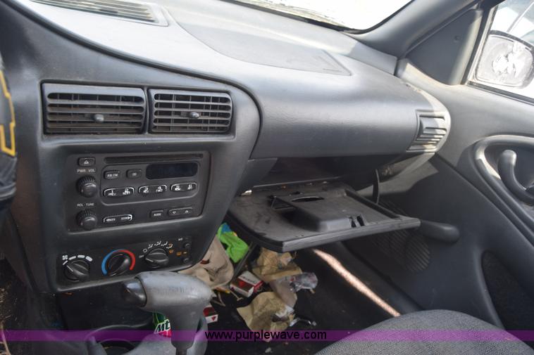 image for item J8011 2002 Chevrolet Cavalier