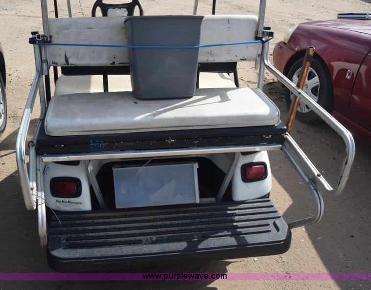 image for item J8012 1999 Yamaha golf cart