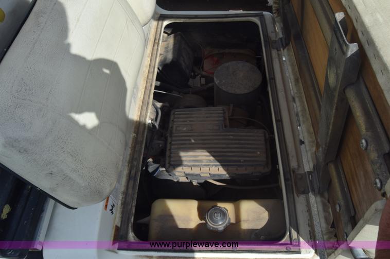 image for item J8012 1999 Yamaha golf cart