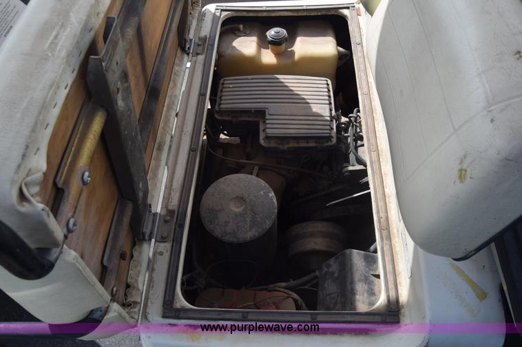 image for item J8012 1999 Yamaha golf cart