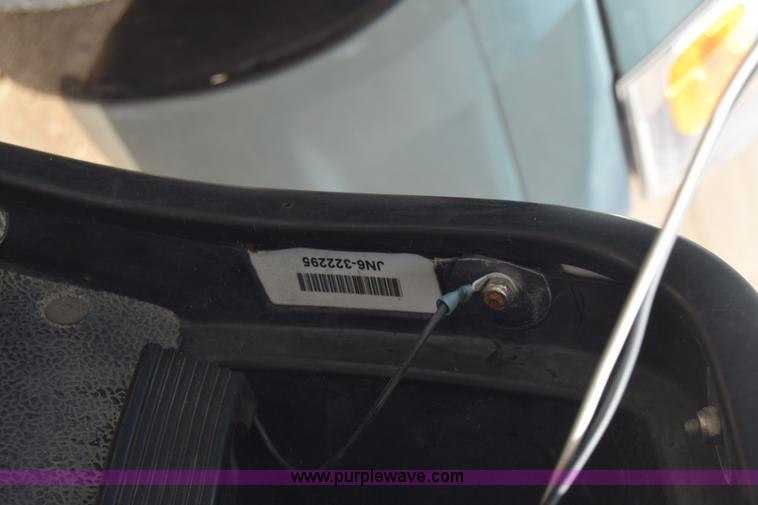 image for item J8012 1999 Yamaha golf cart