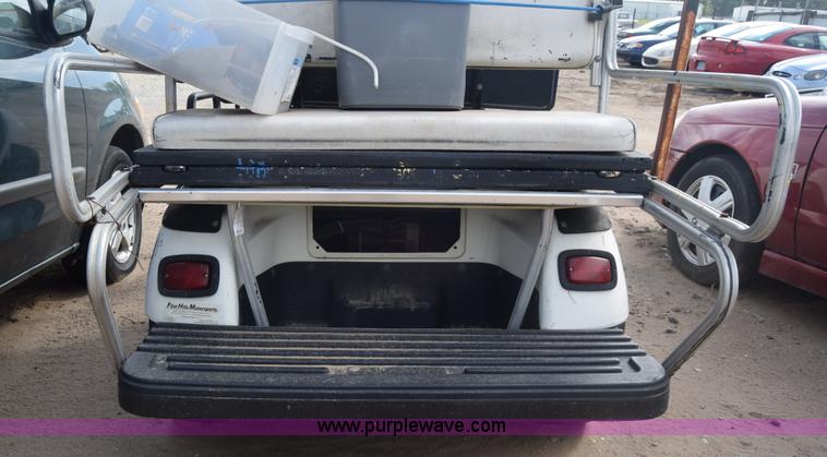 image for item J8012 1999 Yamaha golf cart