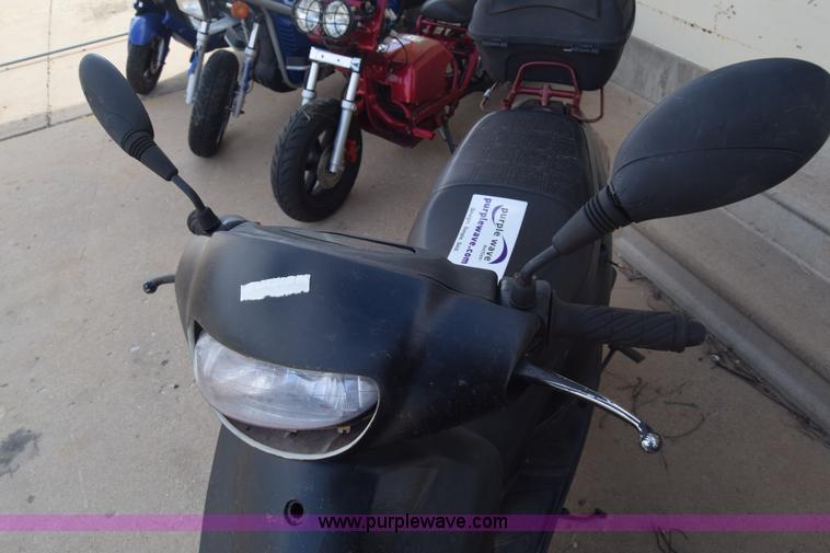 image for item J8013 2013 Bashen TPGS-805 moped