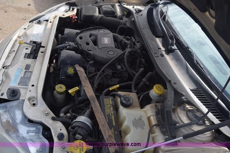 image for item J8015 2000 Chrysler Concorde