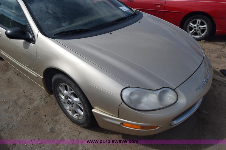 image for item J8015 2000 Chrysler Concorde