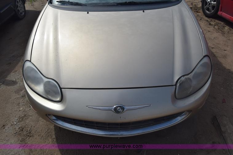 image for item J8015 2000 Chrysler Concorde