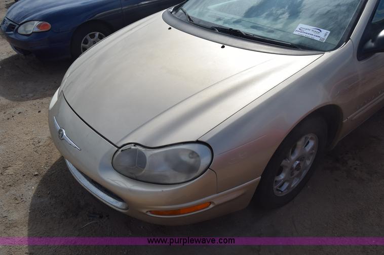 image for item J8015 2000 Chrysler Concorde