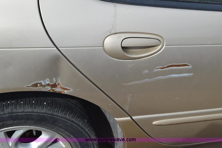 image for item J8015 2000 Chrysler Concorde