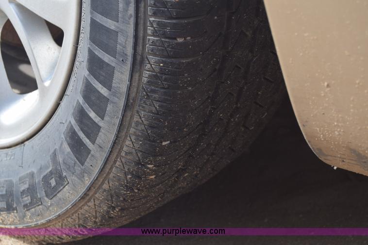 image for item J8015 2000 Chrysler Concorde