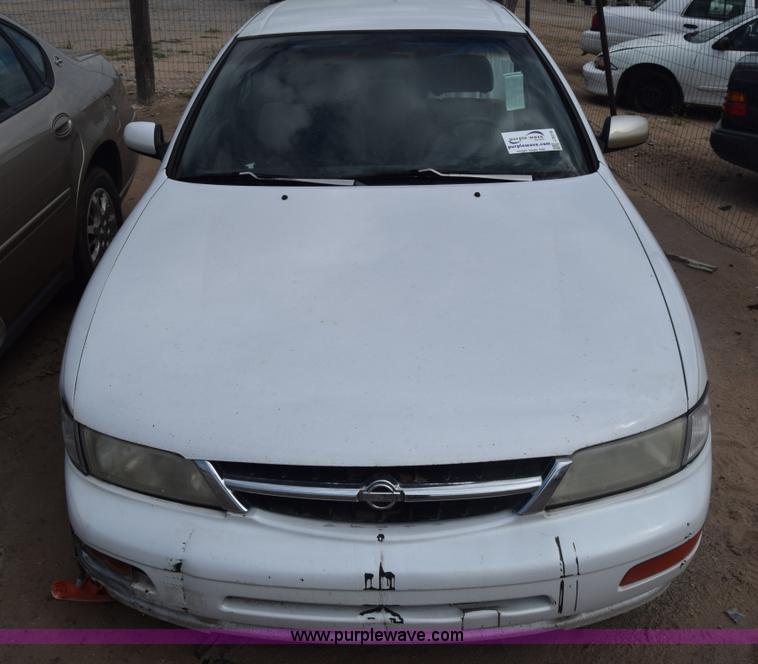 image for item J8018 1997 Nissan Maxima