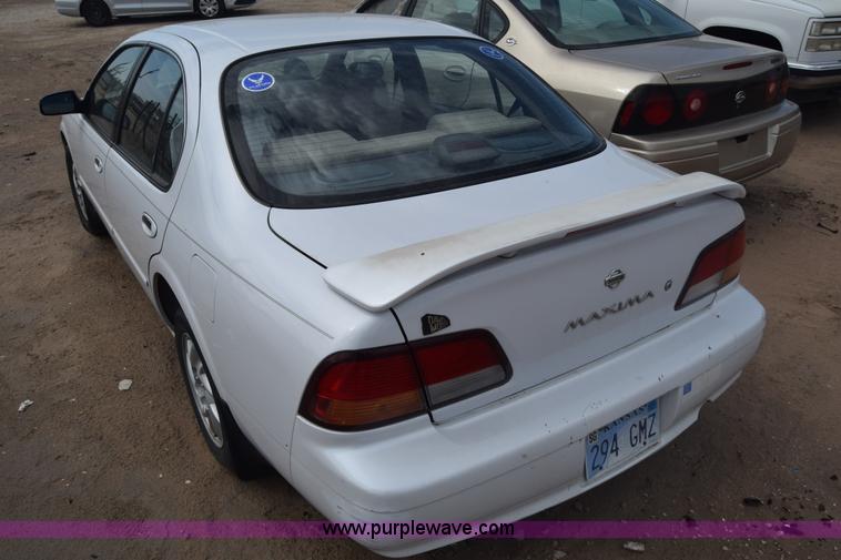 image for item J8018 1997 Nissan Maxima