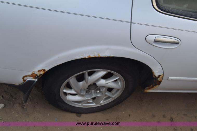 image for item J8018 1997 Nissan Maxima