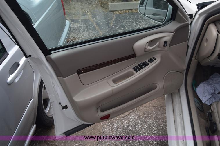 image for item J8020 2003 Chevrolet Impala LS