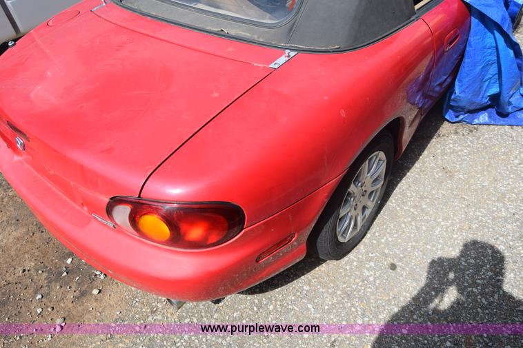 image for item J8023 1999 Mazda MX-5 Miata