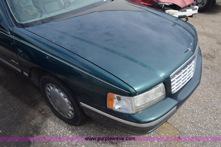 image for item J8025 1997 Cadillac DeVille