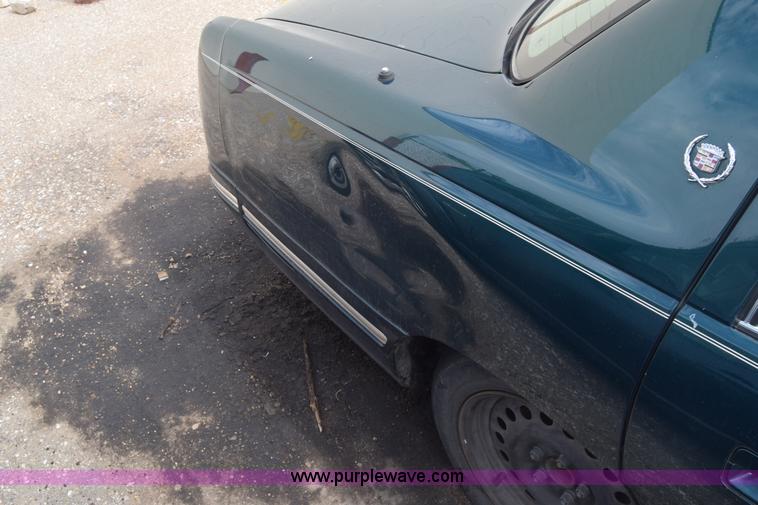 image for item J8025 1997 Cadillac DeVille