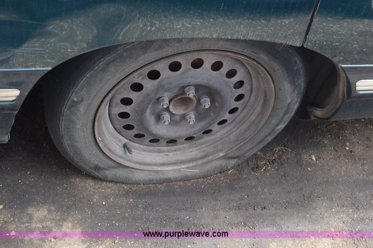 image for item J8025 1997 Cadillac DeVille