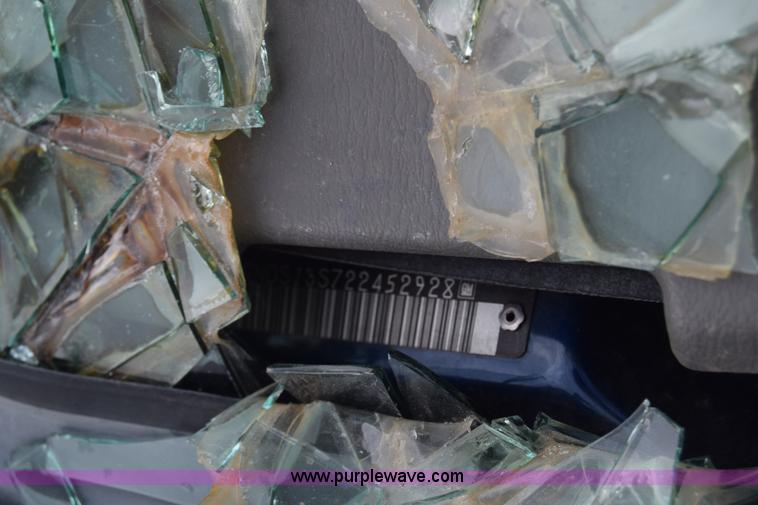 image for item J8028 2002 Chevrolet Trailblazer LS SUV