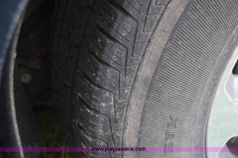 image for item J8028 2002 Chevrolet Trailblazer LS SUV