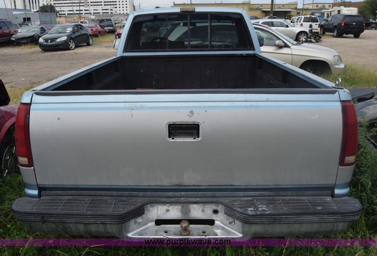 image for item J8029 1989 Chevrolet 1500 pickup truck