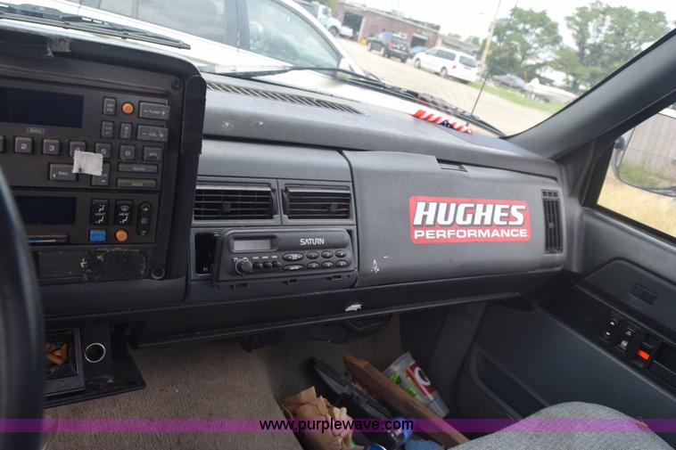 image for item J8029 1989 Chevrolet 1500 pickup truck