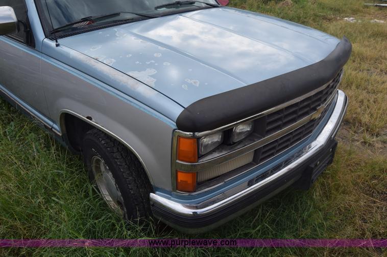 image for item J8029 1989 Chevrolet 1500 pickup truck