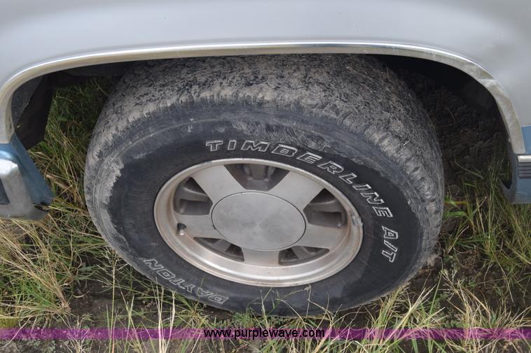 image for item J8029 1989 Chevrolet 1500 pickup truck