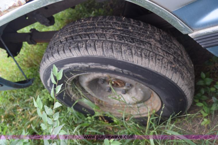 image for item J8029 1989 Chevrolet 1500 pickup truck