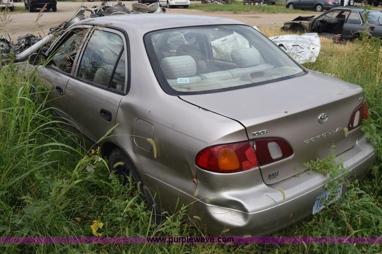image for item J8032 1999 Toyota Corolla