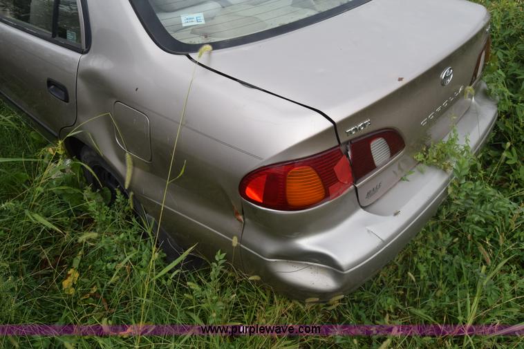 image for item J8032 1999 Toyota Corolla