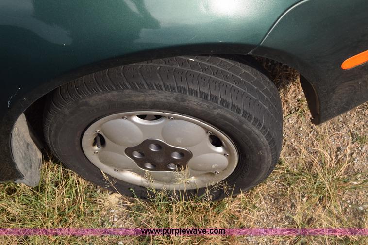 image for item J8033 2000 Plymouth Neon