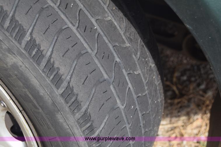 image for item J8033 2000 Plymouth Neon