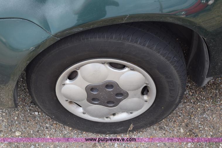 image for item J8033 2000 Plymouth Neon