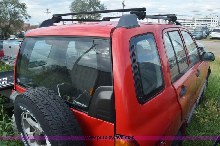 image for item J8035 1999 Chevrolet Tracker SUV