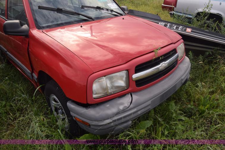 image for item J8035 1999 Chevrolet Tracker SUV