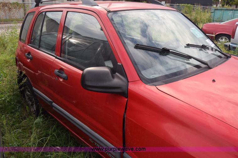 image for item J8035 1999 Chevrolet Tracker SUV