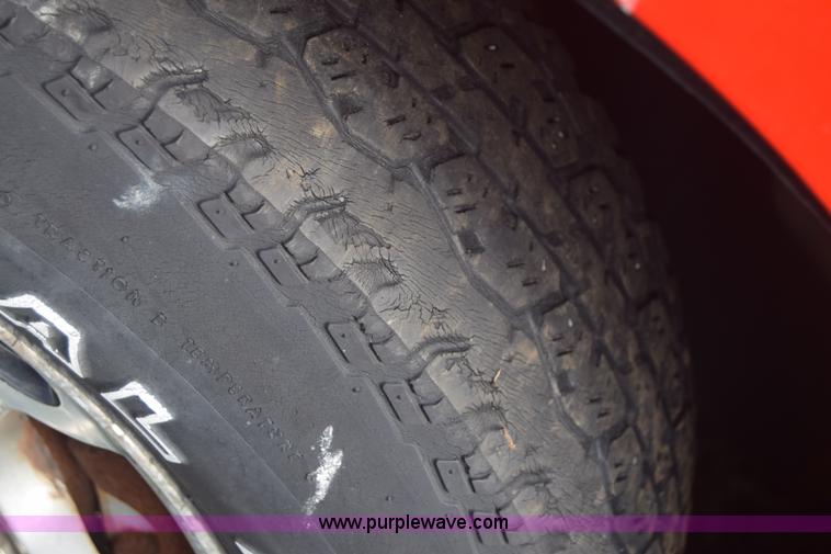 image for item J8035 1999 Chevrolet Tracker SUV