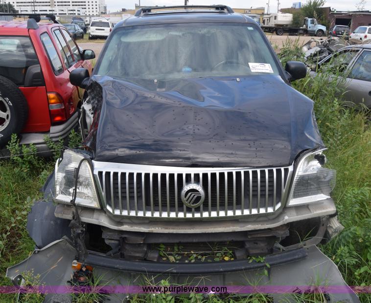 image for item J8036 2003 Mercury Mountaineer SUV
