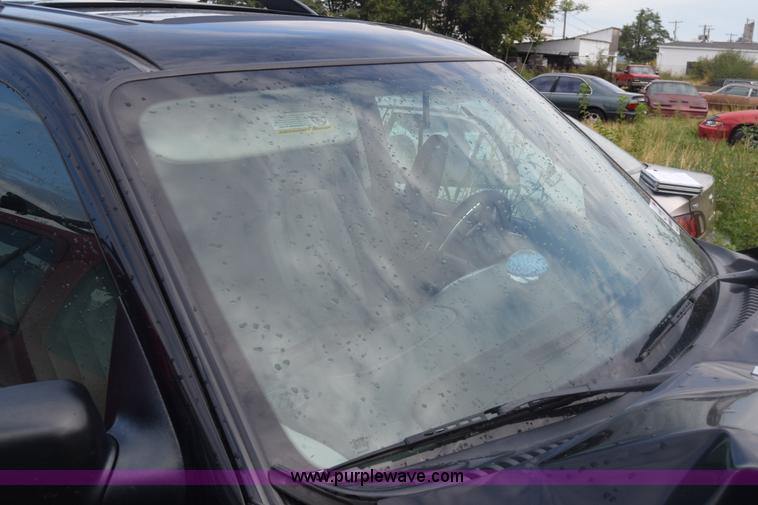 image for item J8036 2003 Mercury Mountaineer SUV