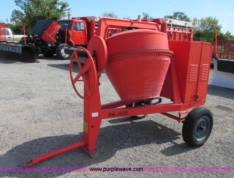 image for item BB9199 1982 Stone 9CM concrete mixer