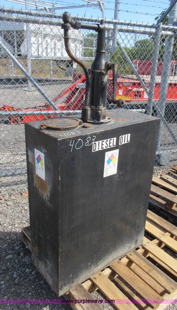 Bulk oil fluid storage tank in Chanute, KS Item BB9205 sold Purple Wave