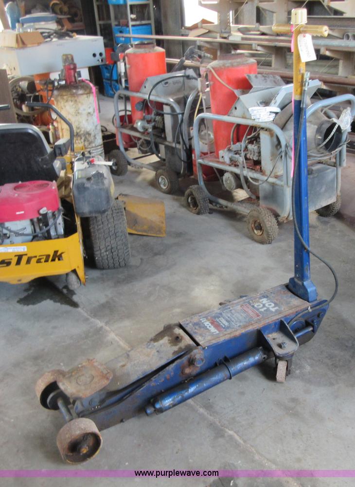 image for item BB9213 1990 Lincoln 93662 floor jack