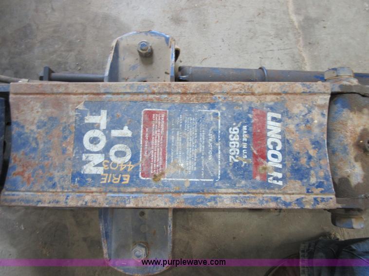 image for item BB9213 1990 Lincoln 93662 floor jack