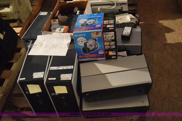 image for item BL9871 Assorted electronics