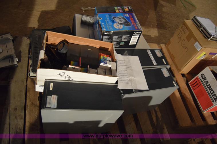 image for item BL9871 Assorted electronics