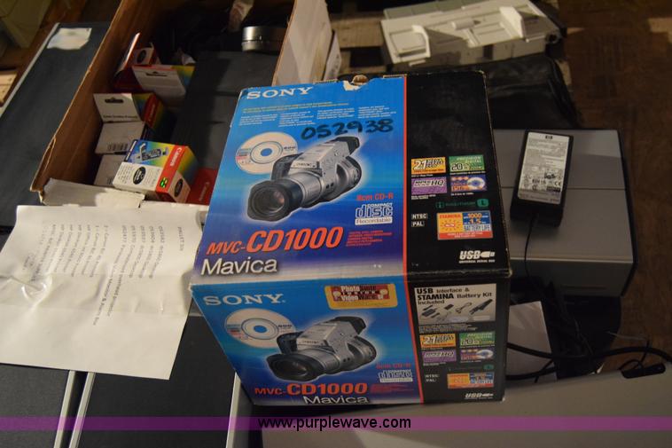 image for item BL9871 Assorted electronics