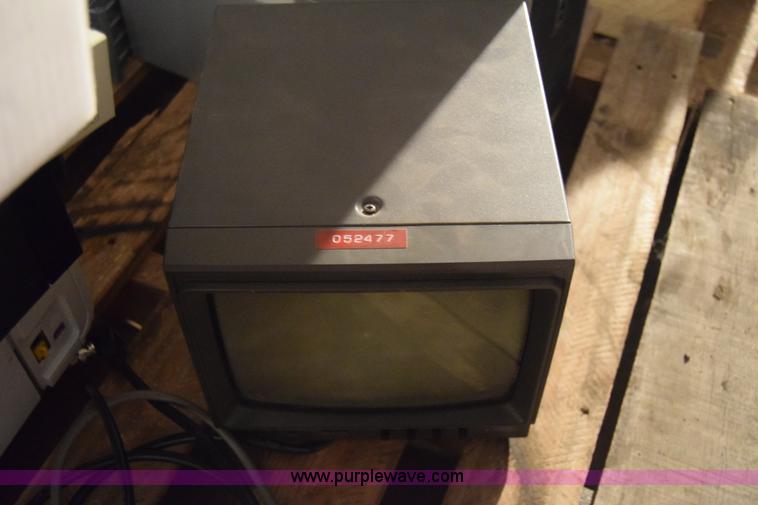 image for item BL9871 Assorted electronics